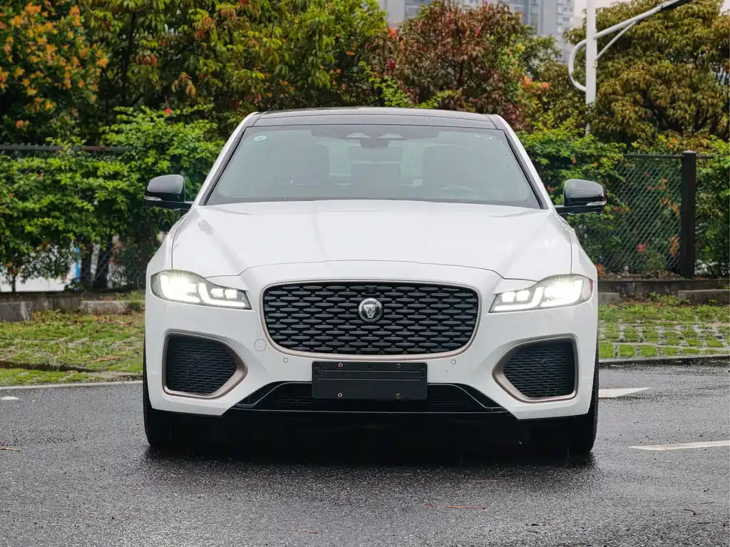 Jaguar XFL 2024 2.0T P300 AWD Flagship Sport Edition
