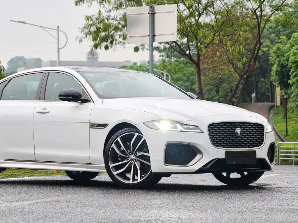 Jaguar XFL 2024 2.0T P300 AWD Flagship Sport Edition