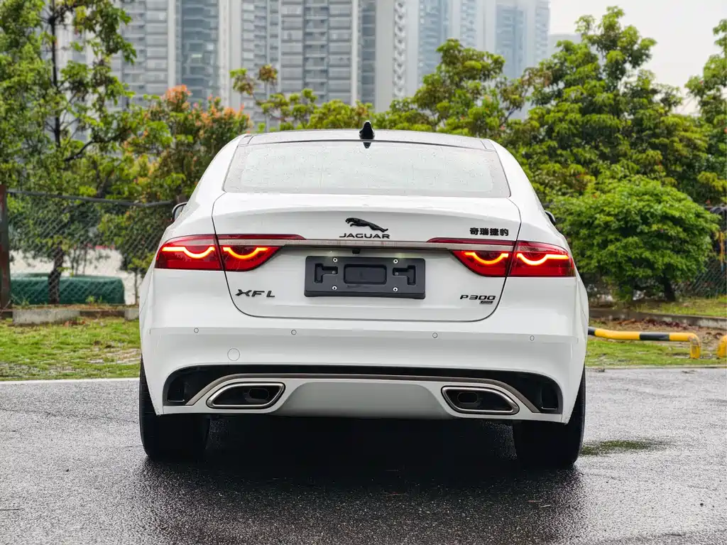 Jaguar XFL 2024 2.0T P300 AWD Flagship Sport Edition