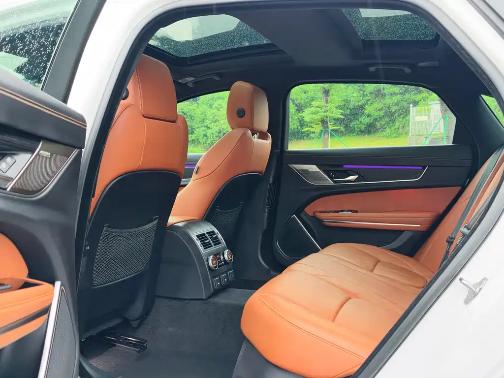 Jaguar XFL 2024 2.0T P300 AWD Flagship Sport Edition