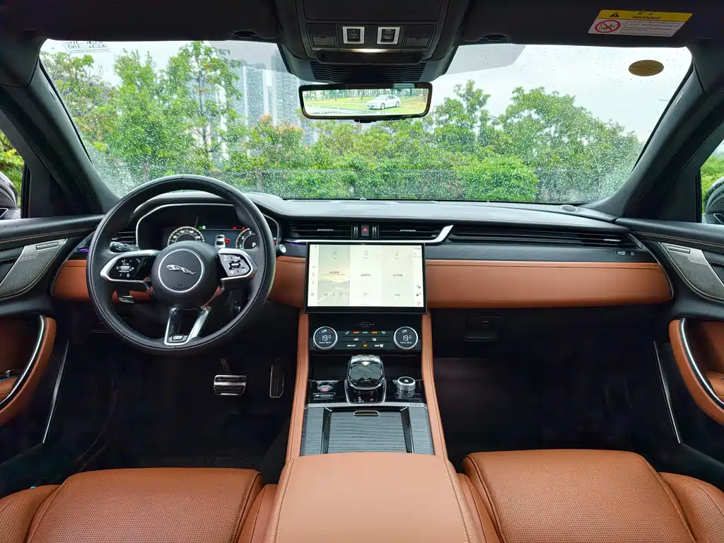 Jaguar XFL 2024 2.0T P300 AWD Flagship Sport Edition