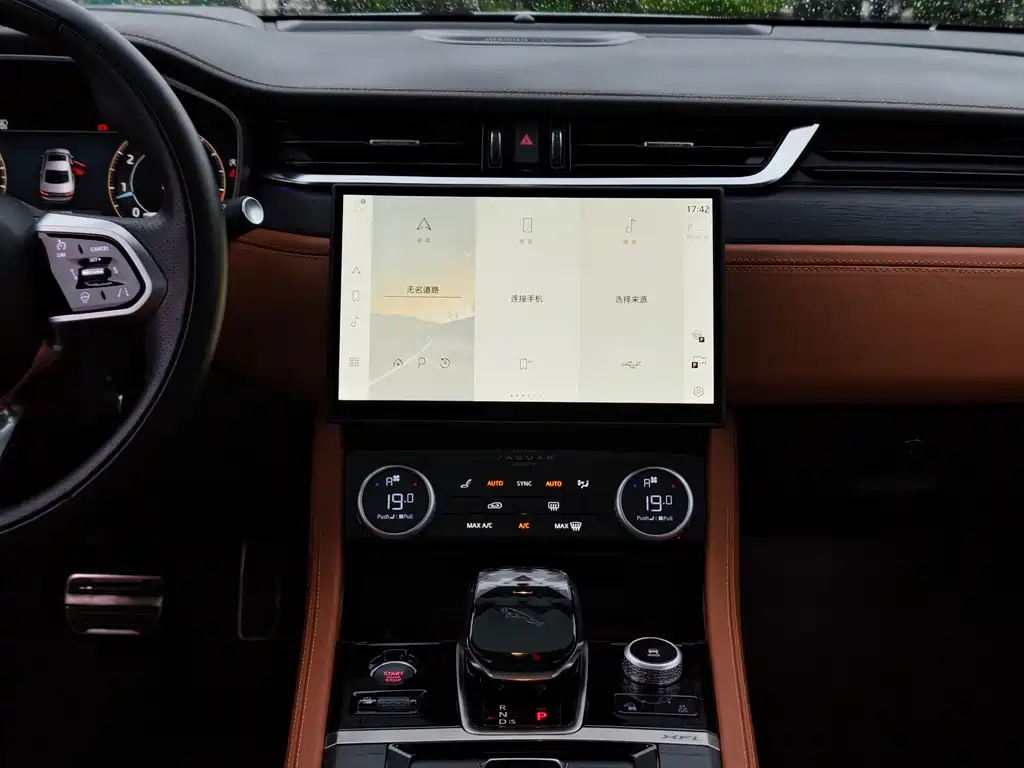 Jaguar XFL 2024 2.0T P300 AWD Flagship Sport Edition