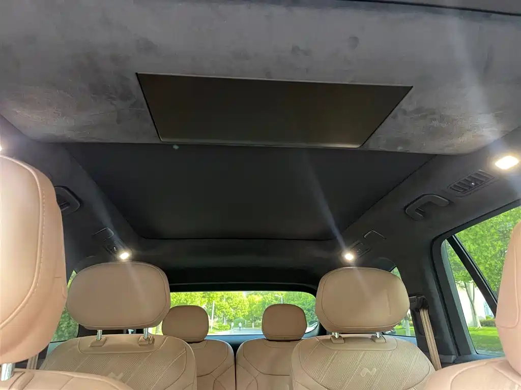 Onvo L90 2025 Ultra 6-Seater