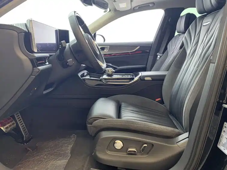 Hongqi H9 2024 2.0T Qichang Private Edition