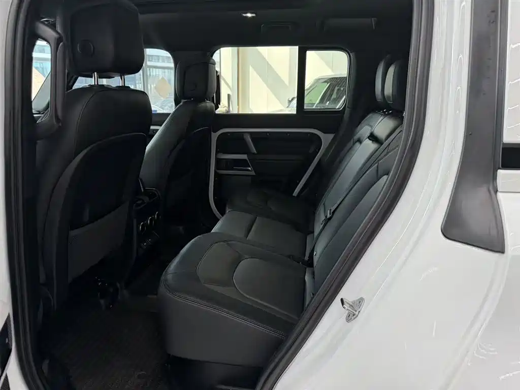 Land Rover Defender 110 3.0T P400 X-DYNAMIC HSE 2023