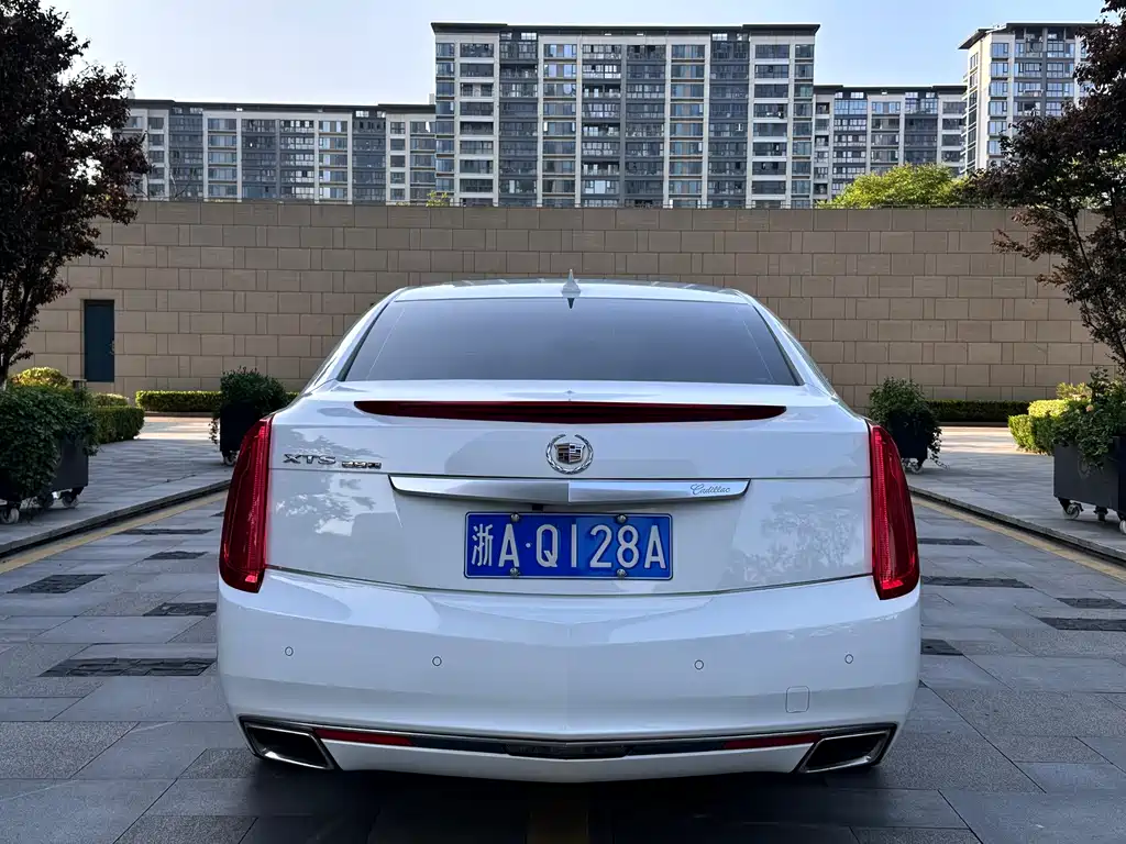 Cadillac XTS 2013 28T Elegant Edition