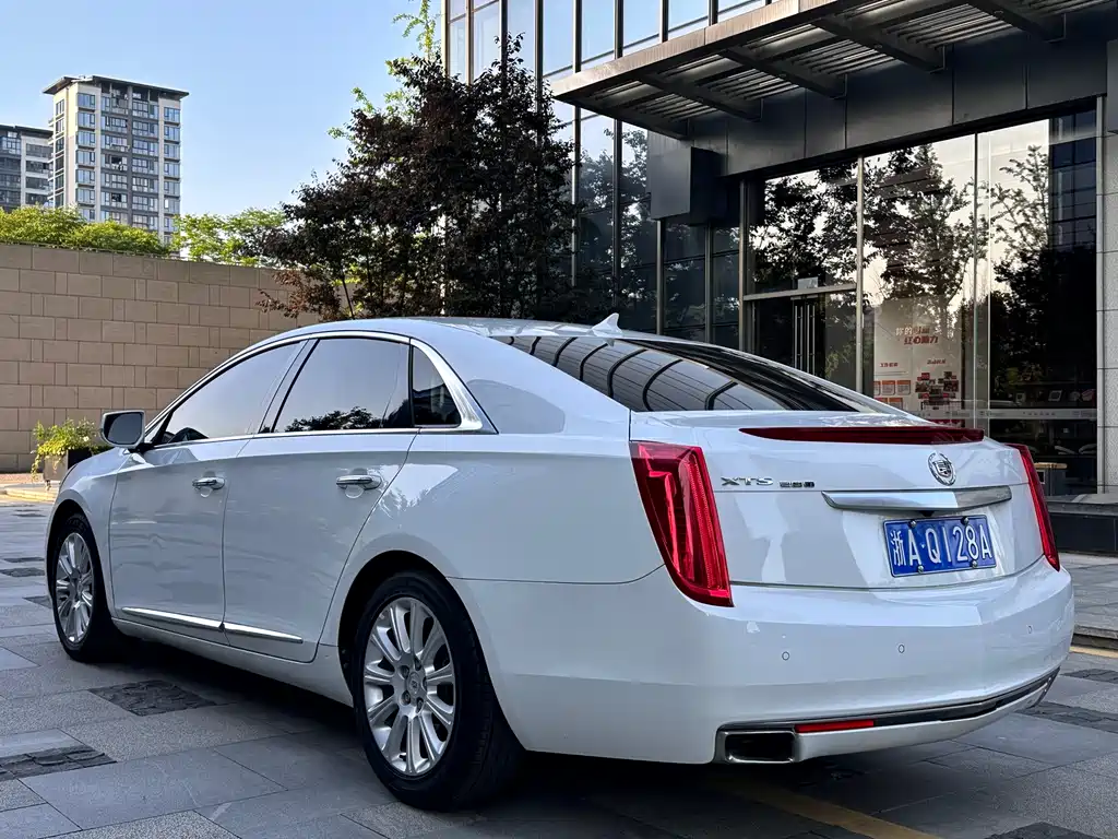 Cadillac XTS 2013 28T Elegant Edition