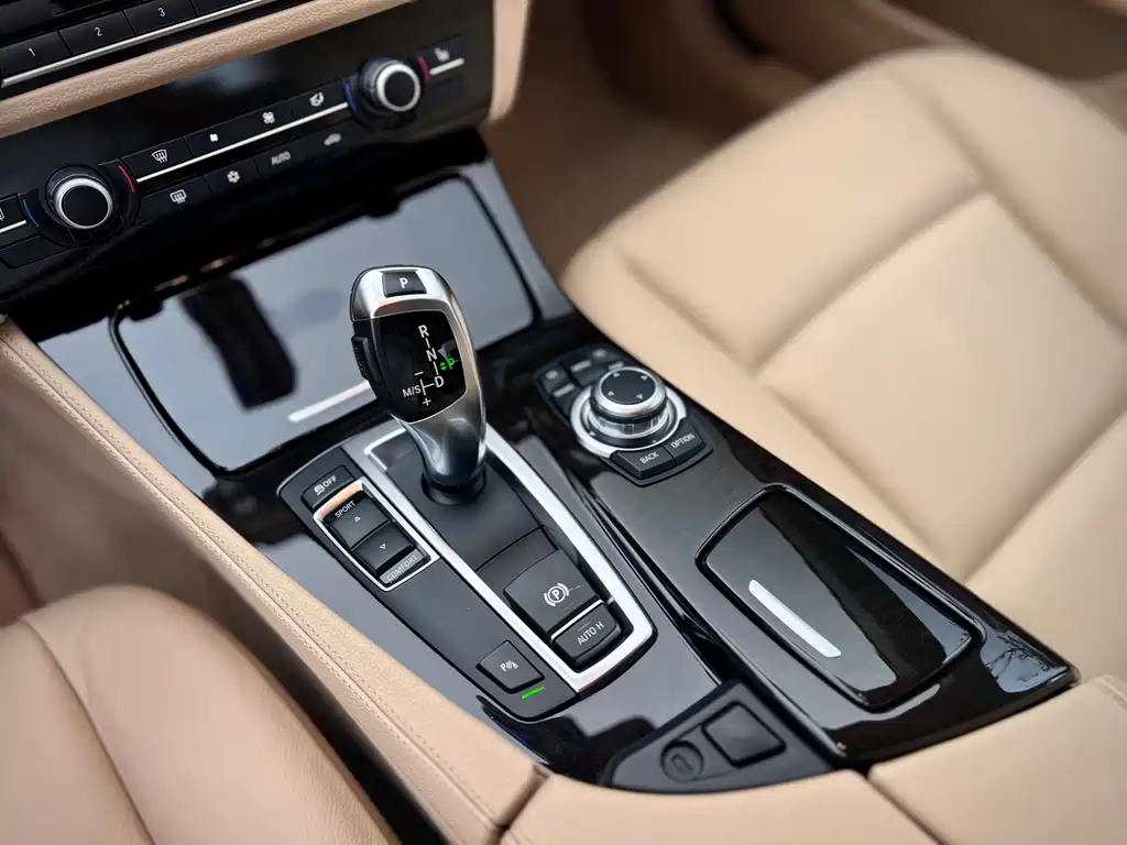 BMW 5 Series 2012 523Li Luxury