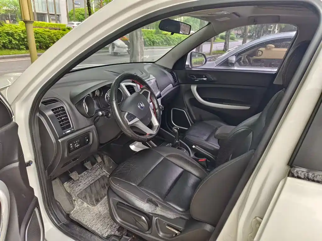 Changan CS35 2016 1.6L Manual Luxury Edition China V