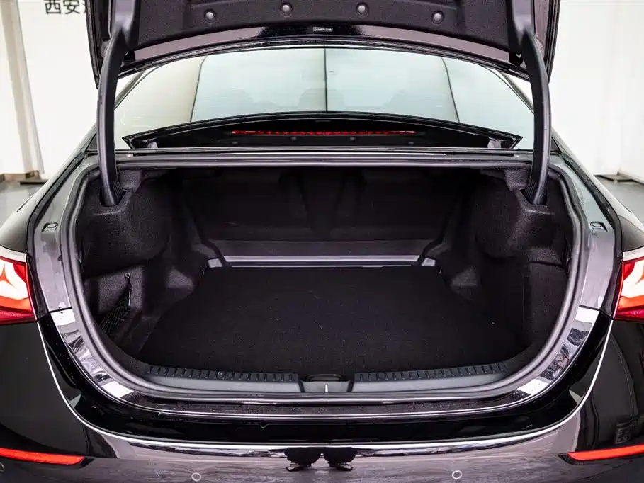 Mercedes-Benz E-Class 2025 Facelift E 300 L Fashion Edition