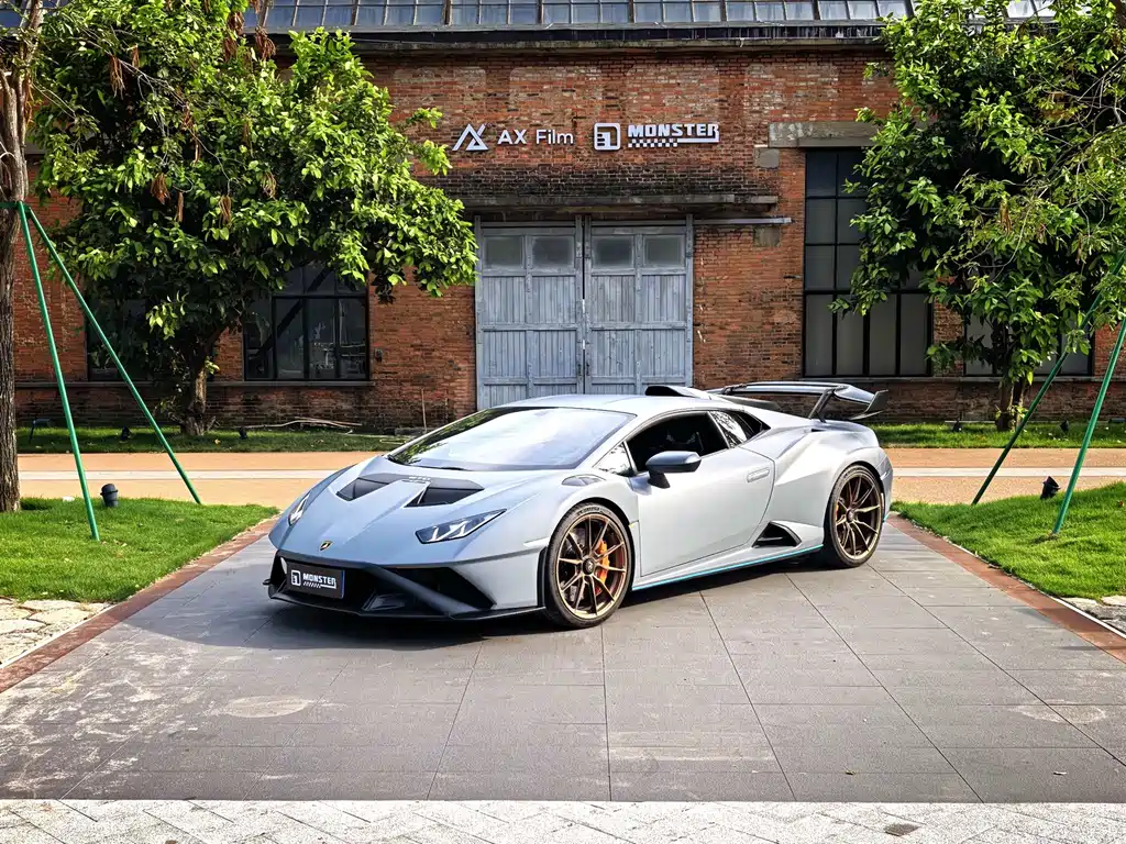 2021 Lamborghini Huracán STO
