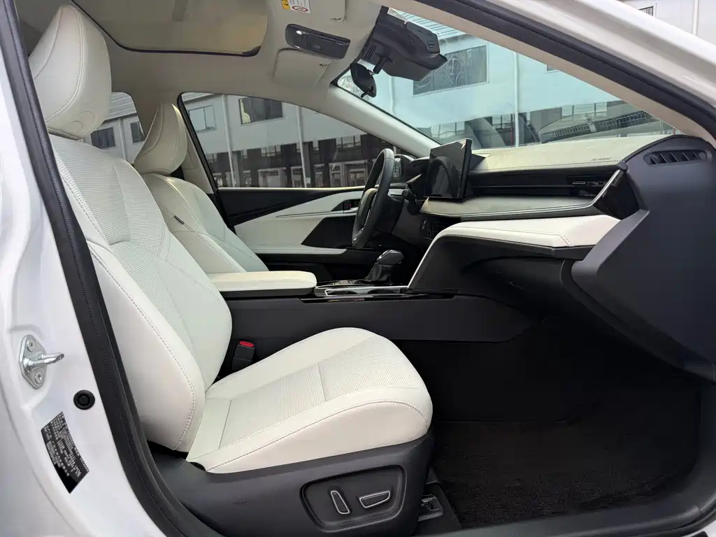 Camry 2026 Hybrid 2.0HG Premium Edition