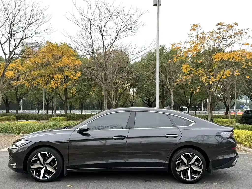 Volkswagen Lamando L 2022 280TSI DSG Cool & Spicy Edition