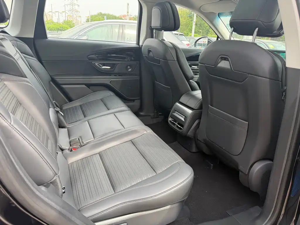 Nautilus 2025 model 2.0T AWD Zunrui Edition