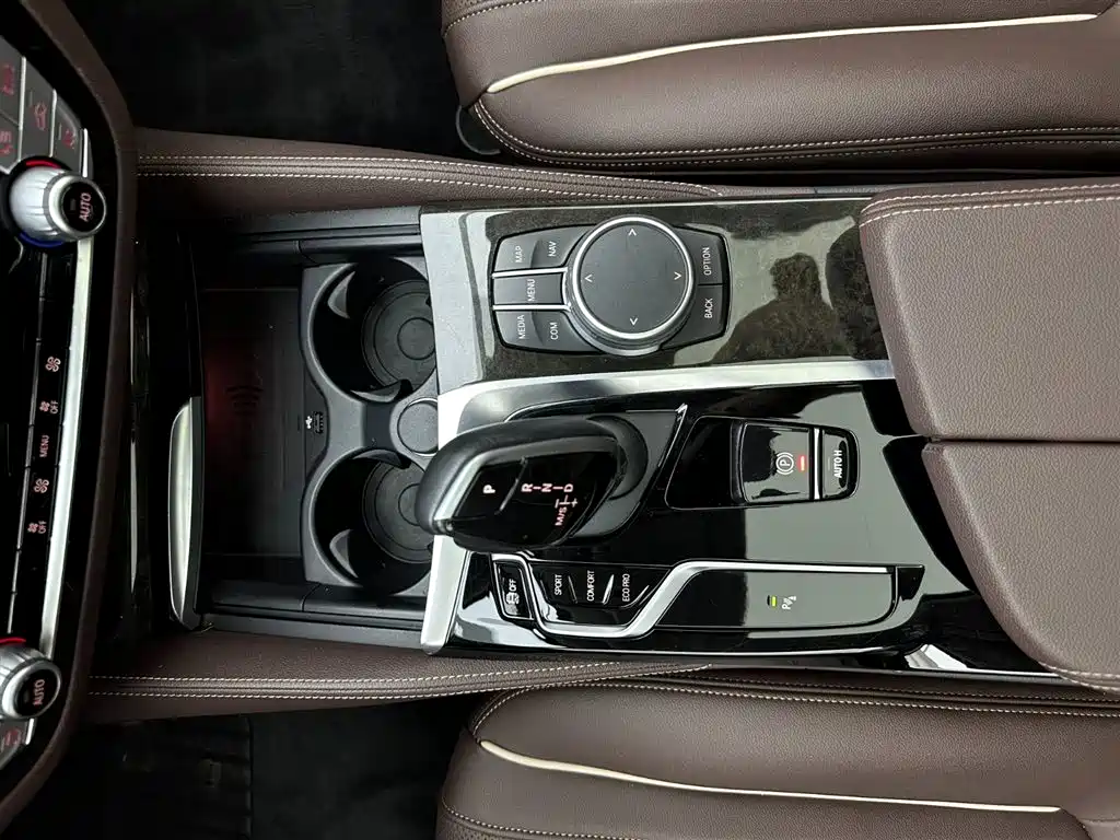 BMW 5 Series 2022 Facelift 525Li Luxury Package