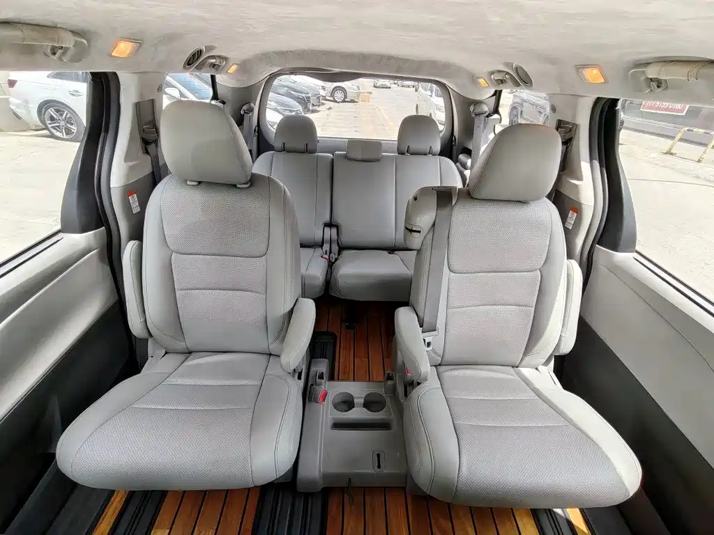 2018 Toyota Sienna 3.5L US Spec