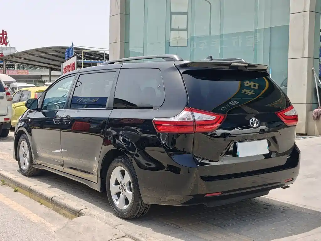 2018 Toyota Sienna 3.5L US Spec