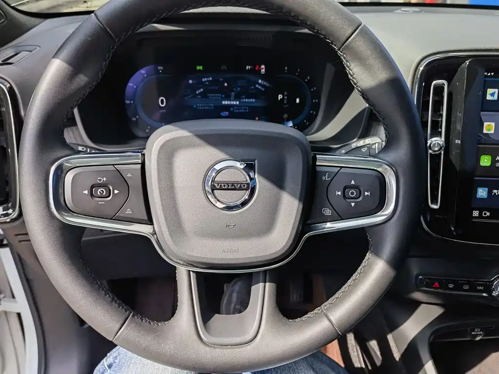 Volvo XC40 2024 B3 Core Luxury
