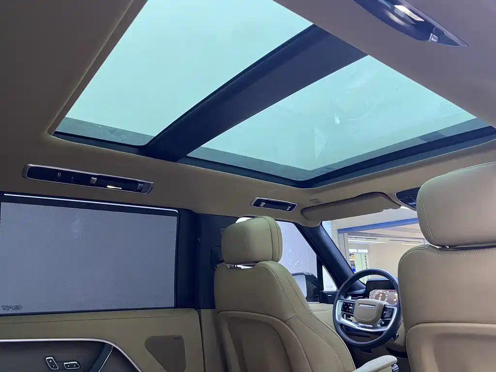 Range Rover 2024 3.0 L6 400PS Autobiography LWB 7-Seater