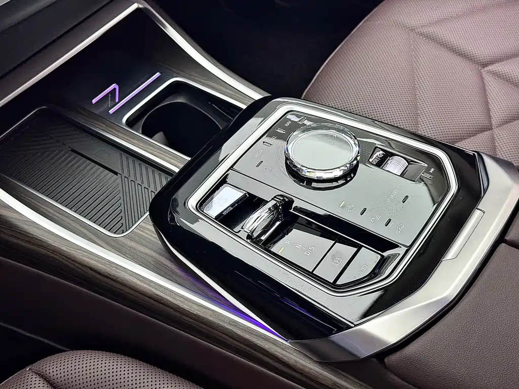 BMW 7 Series 2023 735Li M Sport Package