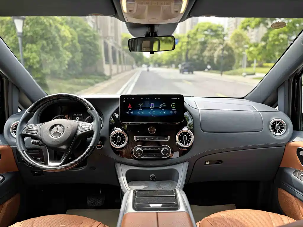 Mercedes-Benz Vito 2023 2.0T Business Edition 7-Seater