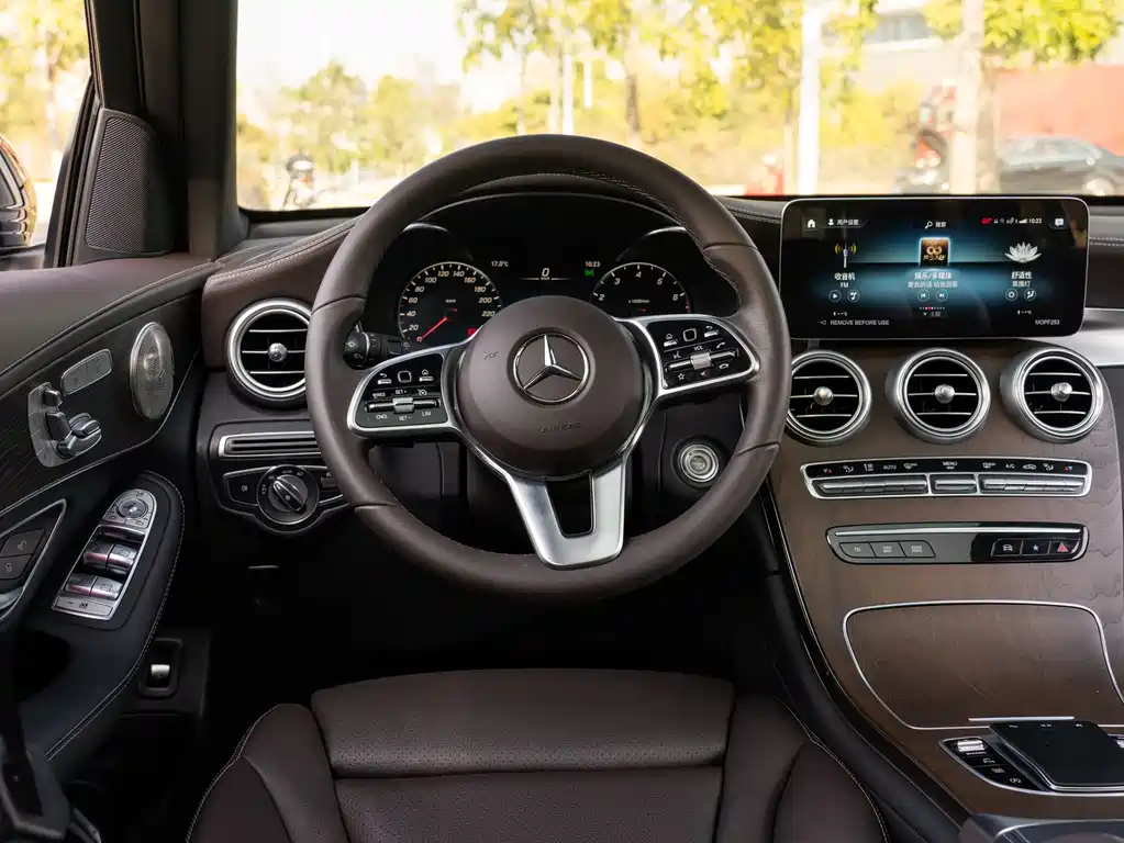 Mercedes-Benz GLC 300 L 4MATIC Dynamic Edition