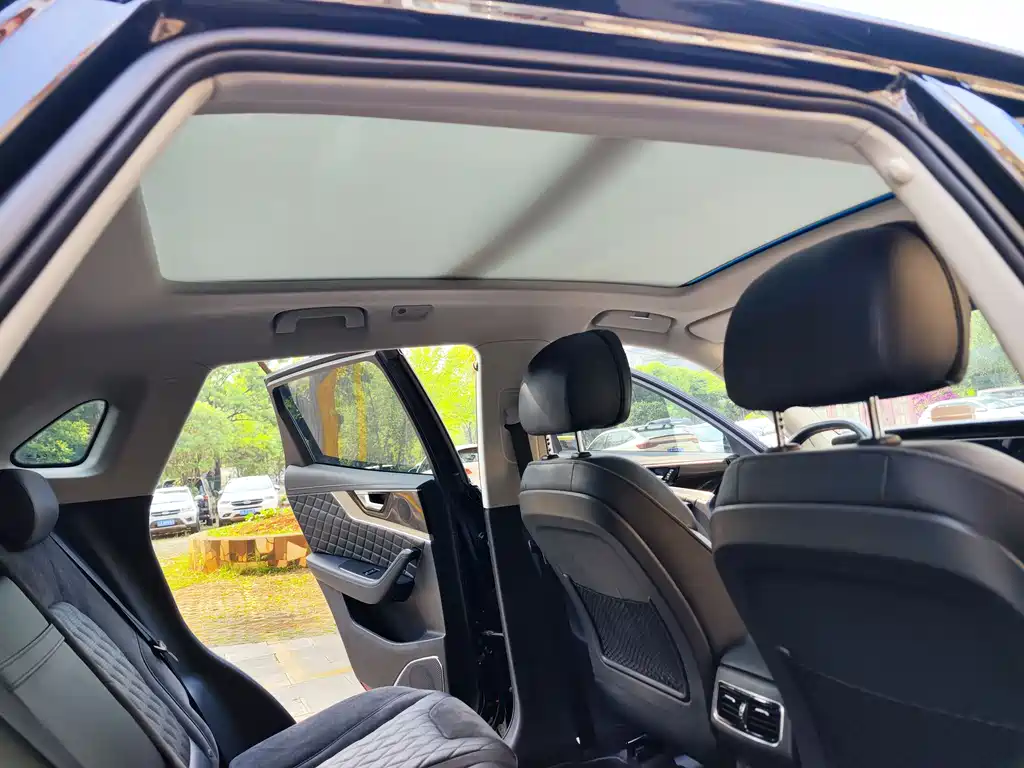 Hongqi HS5 2019 2.0T Zhilian Qixiang Edition