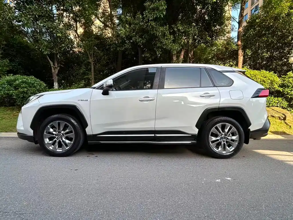 Toyota Wildlander 2020 Hybrid 2.5L E-CVT AWD Luxury Edition
