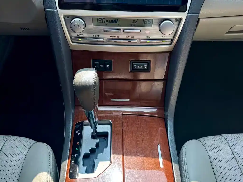 Camry 2013 200G Classic Luxury Edition