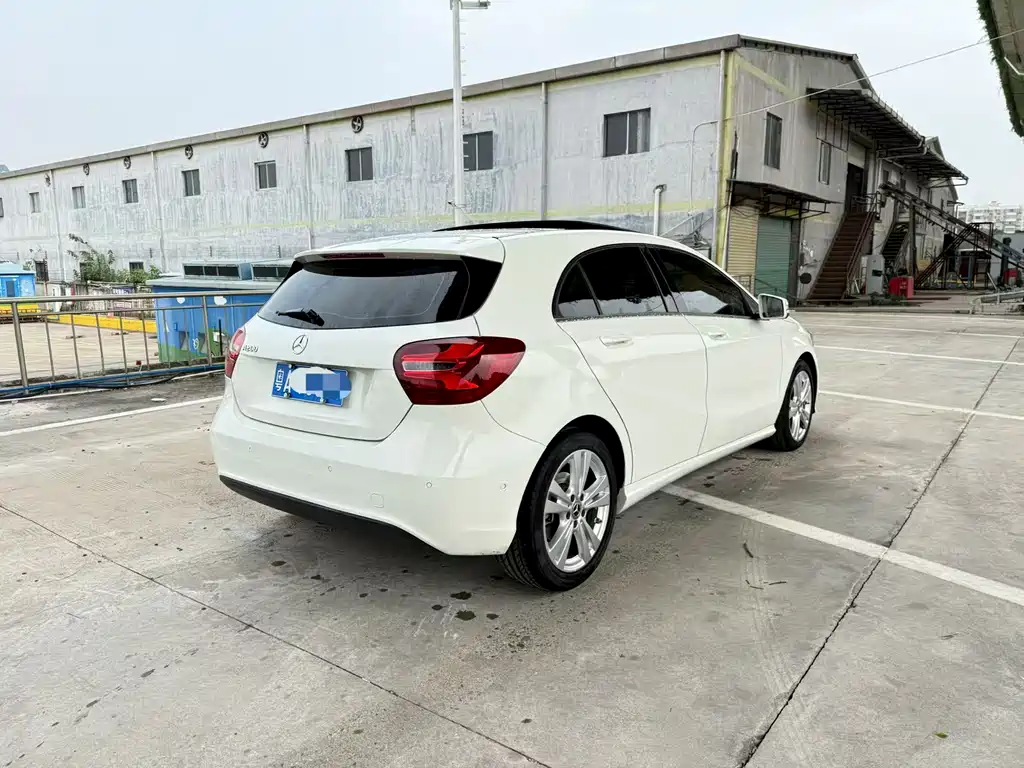 Mercedes-Benz A-Class (Import) 2016 A 200 Dynamic