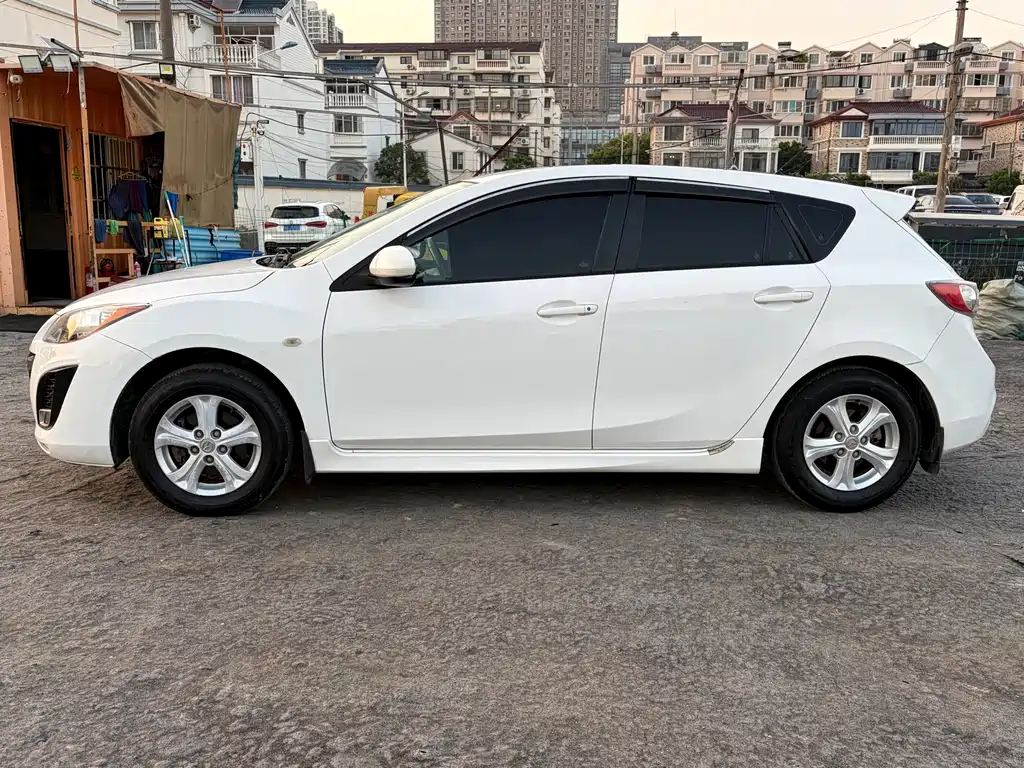 Mazda 3 Star 2013 Hatchback 1.6L Automatic Elite