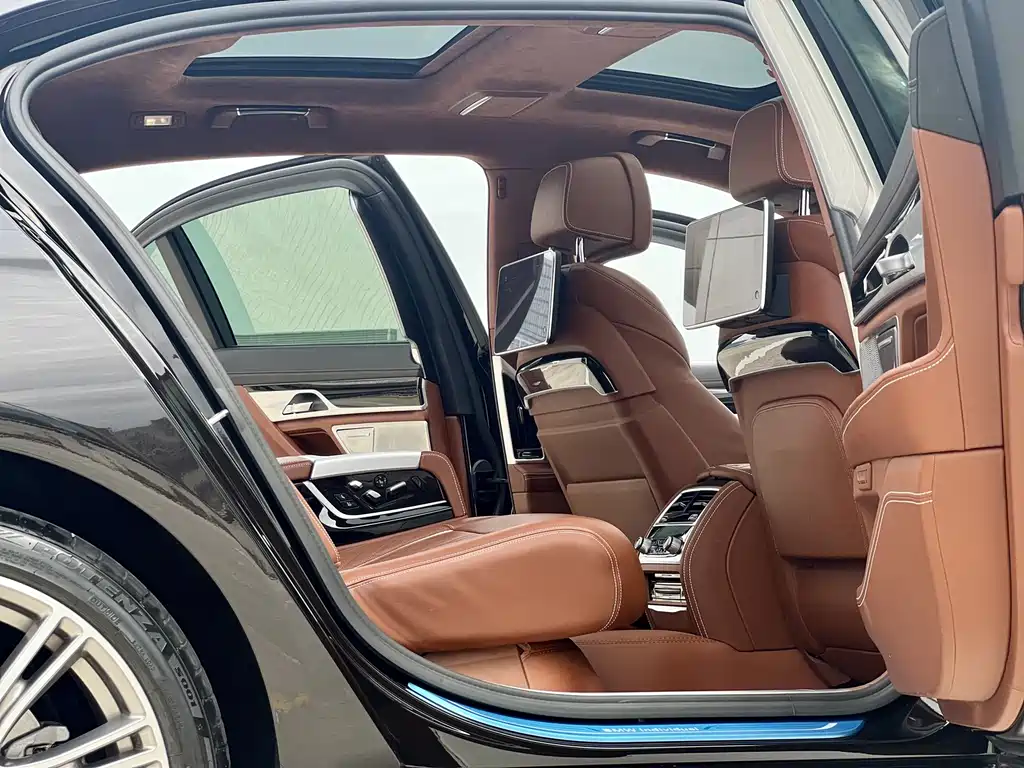BMW 7 Series 2021 740Li xDrive Executive Luxury Package