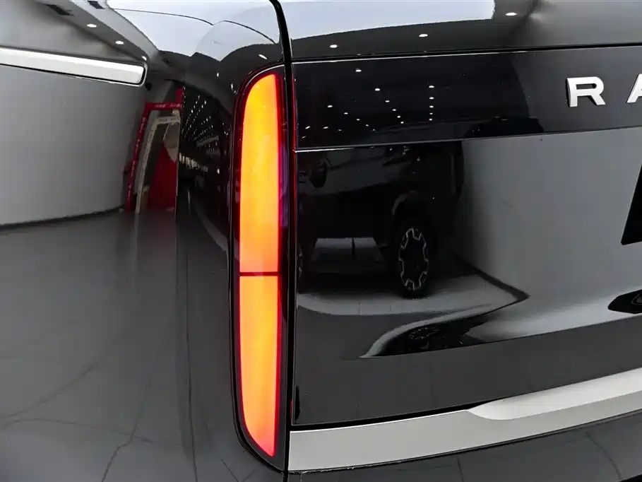 Range Rover 2023 3.0 L6 360PS Vogue Edition