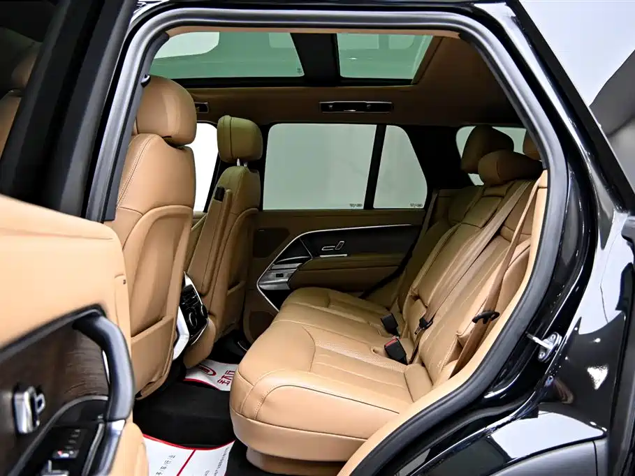 Range Rover 2023 3.0 L6 360PS Vogue Edition