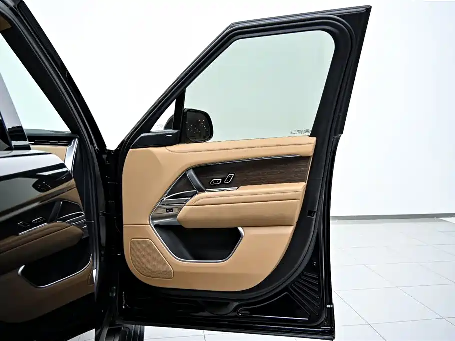 Range Rover 2023 3.0 L6 360PS Vogue Edition