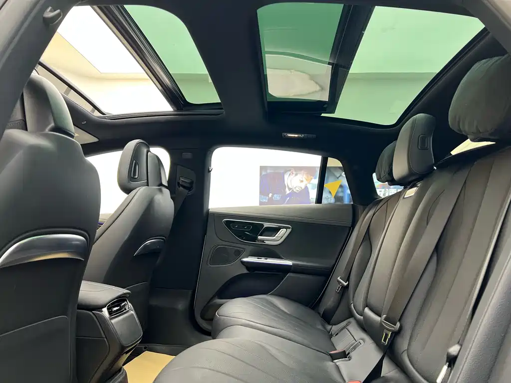 Mercedes-Benz EQE 350 Luxury Edition 2022