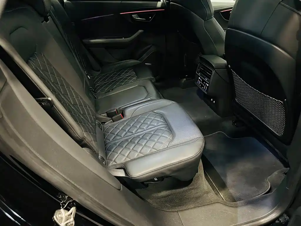 Audi Q8 2023 55 TFSI Premium Sport