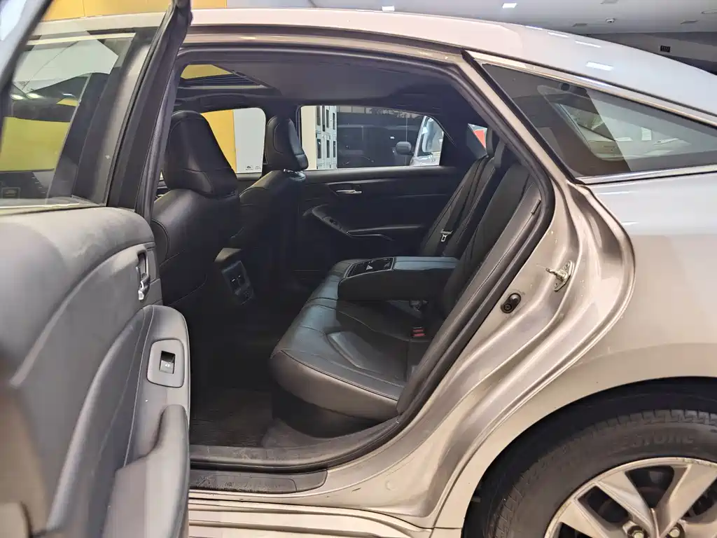 2019 Toyota Avalon Hybrid 2.5L Luxury Edition China V