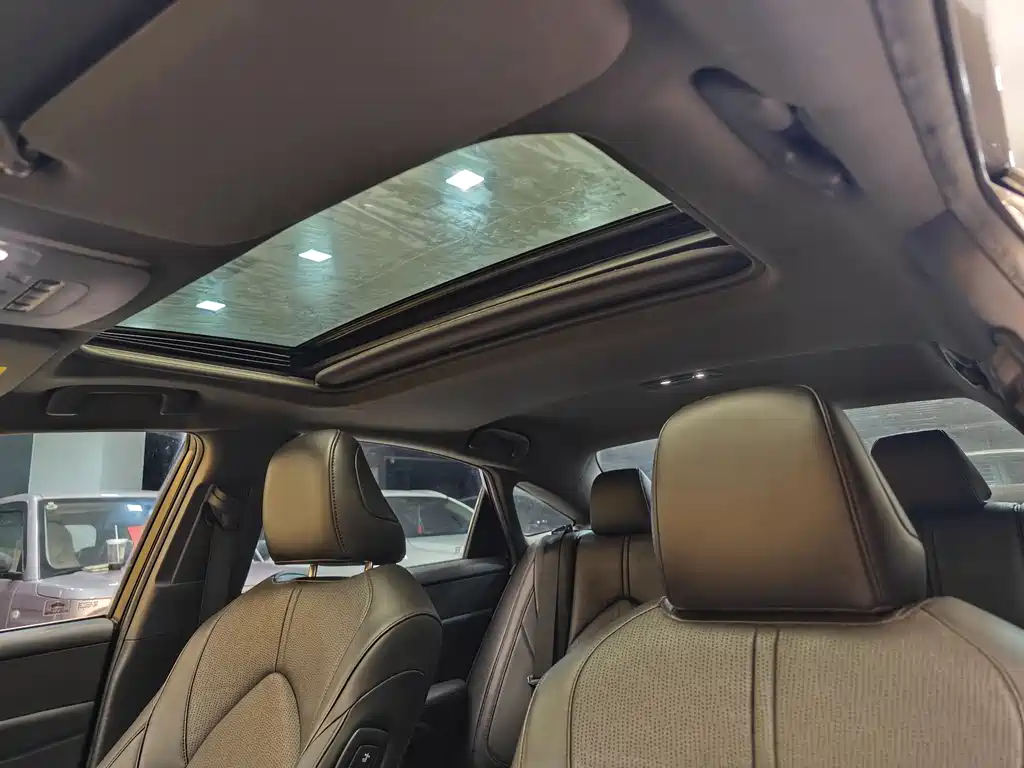 2019 Toyota Avalon Hybrid 2.5L Luxury Edition China V