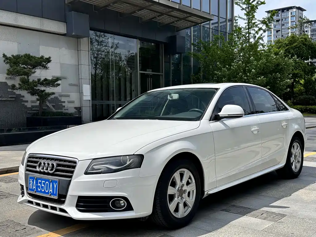 Audi A4L 2011 2.0 TFSI Standard