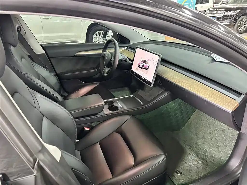 Model 3 2022 Rear-Wheel Drive