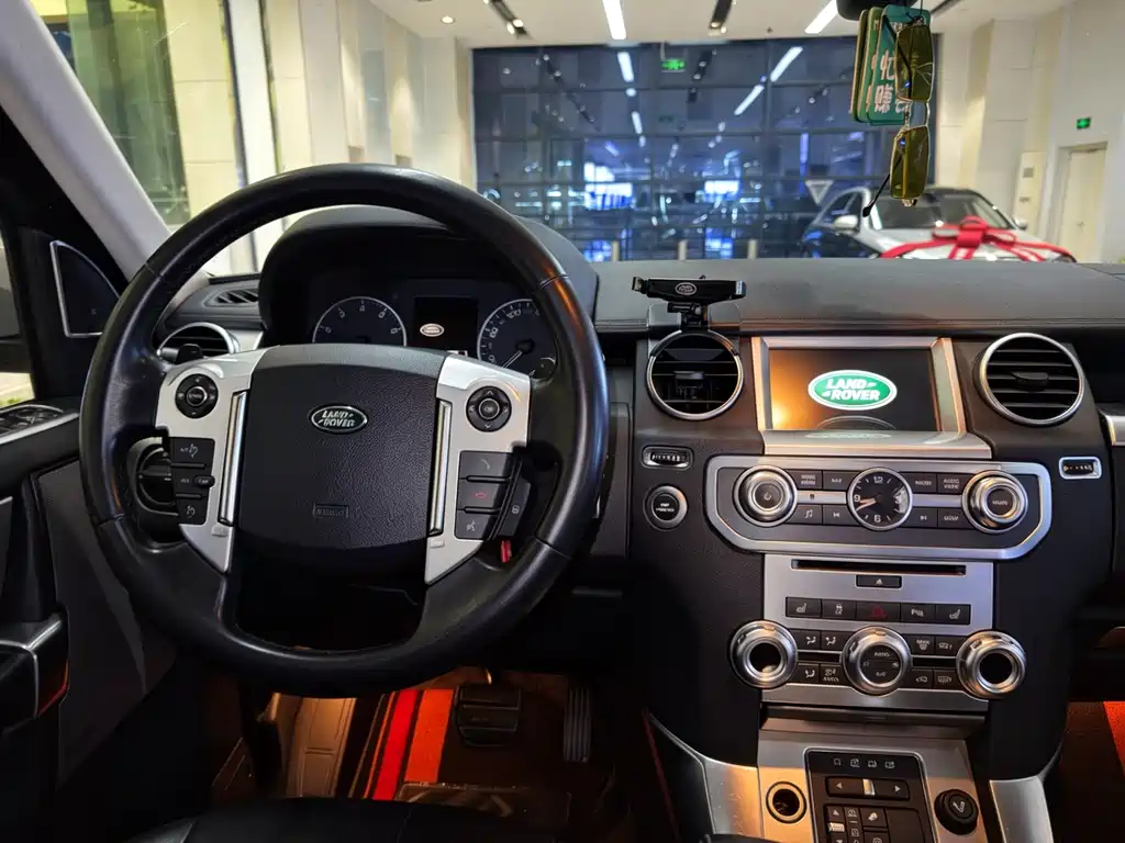 Land Rover Discovery 2016 3.0 SC HSE Black Edition
