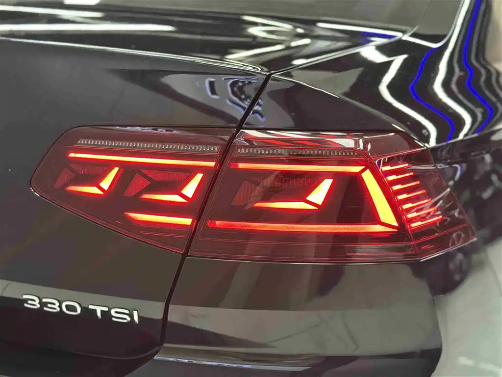 Magotan 2023 2 Million Units Commemorative Edition 330TSI DSG Leading Edition