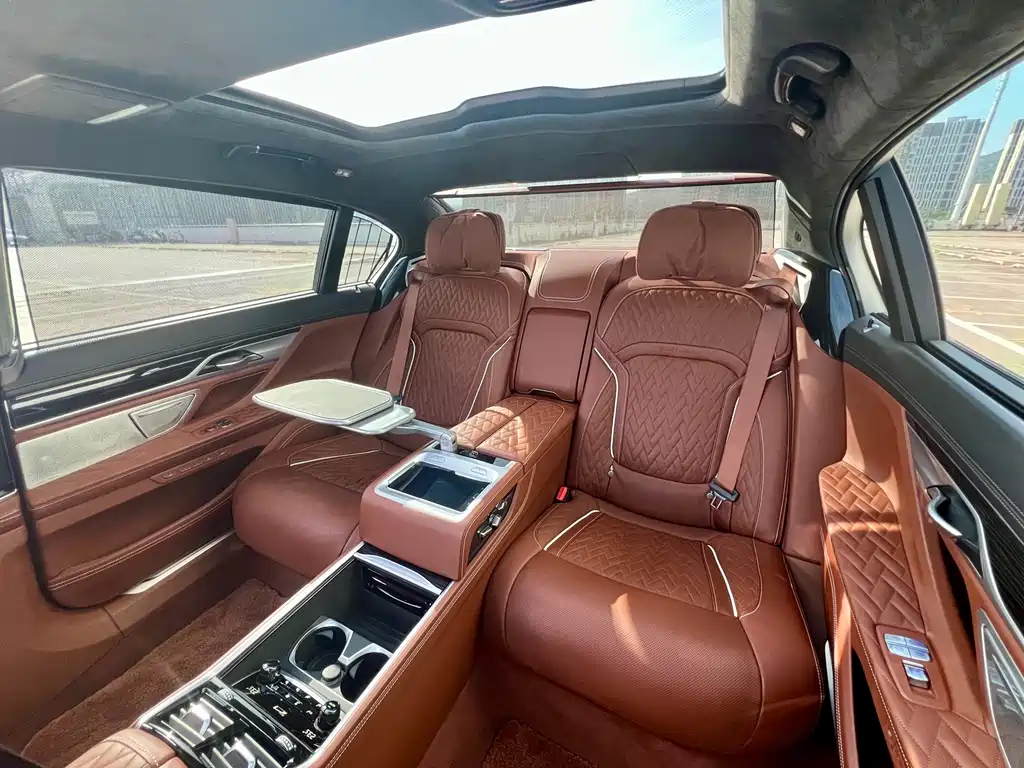 BMW 7 Series 2019 M760Li xDrive V12 M Sport Package