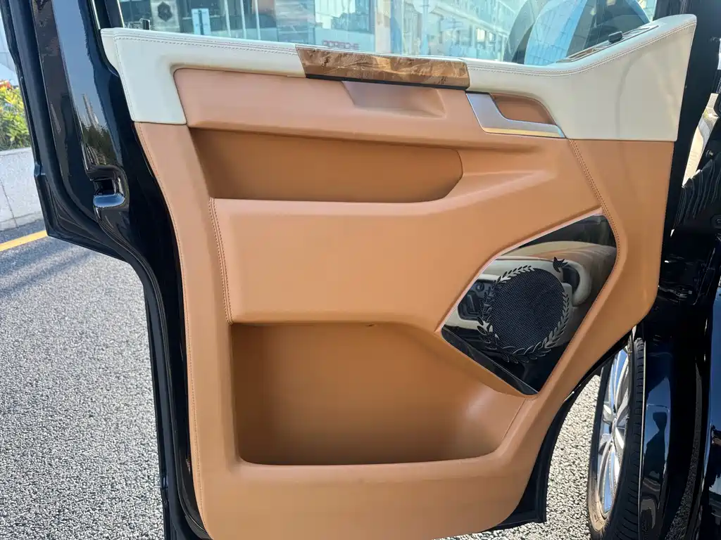 Volkswagen Multivan 2017 2.0TSI 4Motion Exclusive Edition 7-Seater
