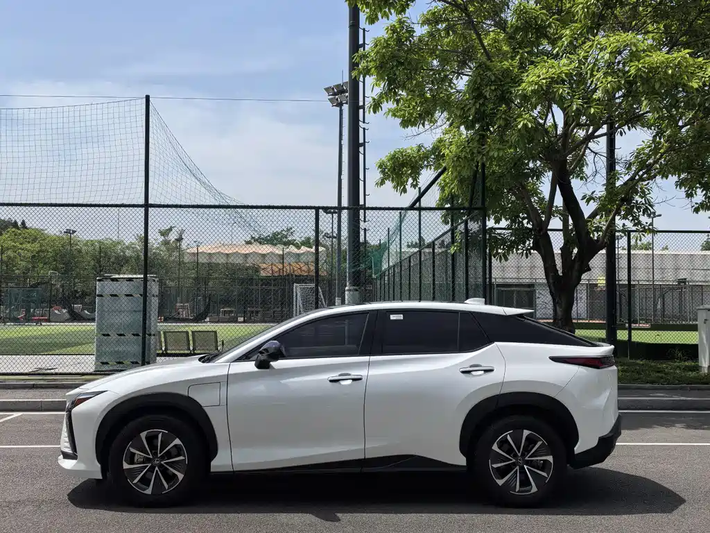 Lexus RZ 2023 450e AWD Luxury Edition