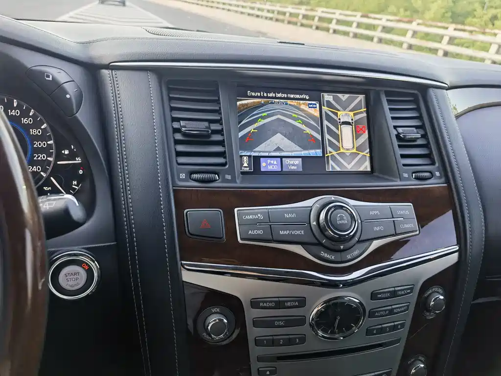 Infiniti QX80 2016 5.6L 4WD