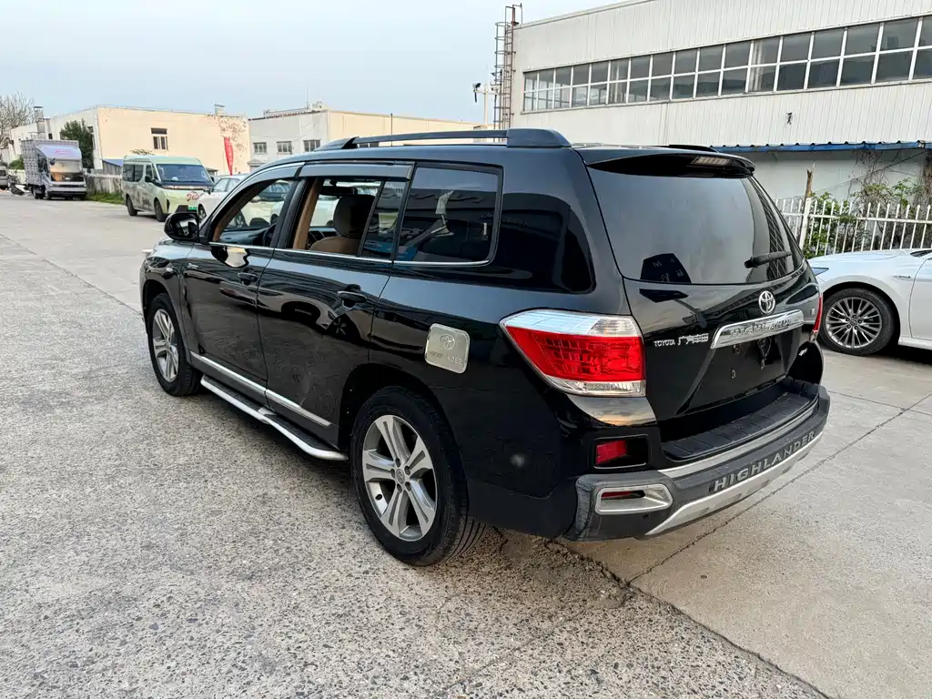 Toyota Highlander 2013 2.7L FWD 7-Seater Zijin Edition