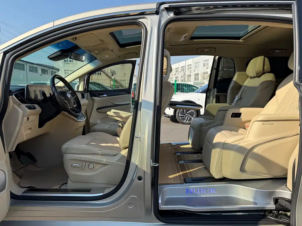 Buick GL8 2022 ES Land Business Class 653T Luxury Model