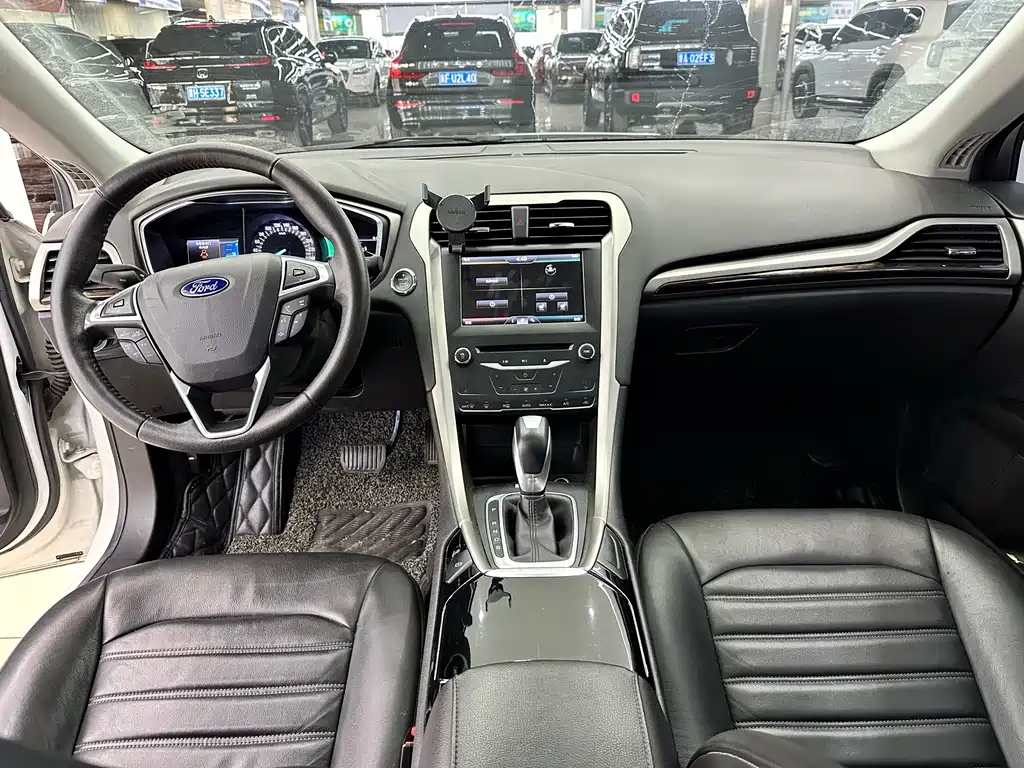 Ford Mondeo 2013 2.0L GTDi200 Luxury